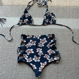 Acacia Isle Set